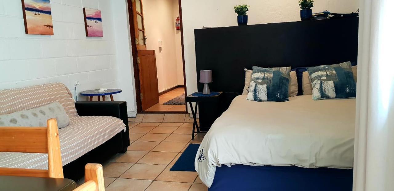 Seagulls Guest House Langebaan Esterno foto