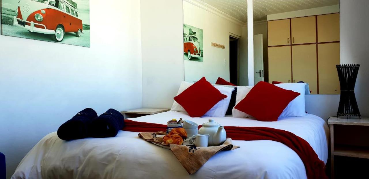 Seagulls Guest House Langebaan Esterno foto