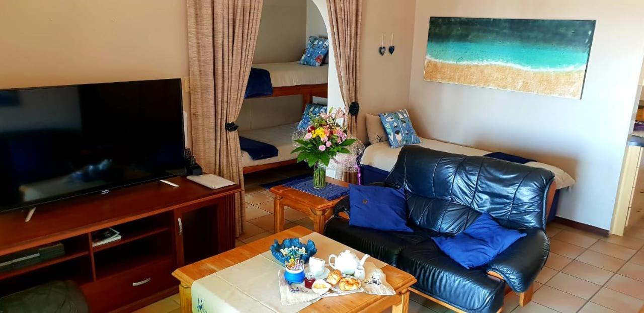 Seagulls Guest House Langebaan Esterno foto