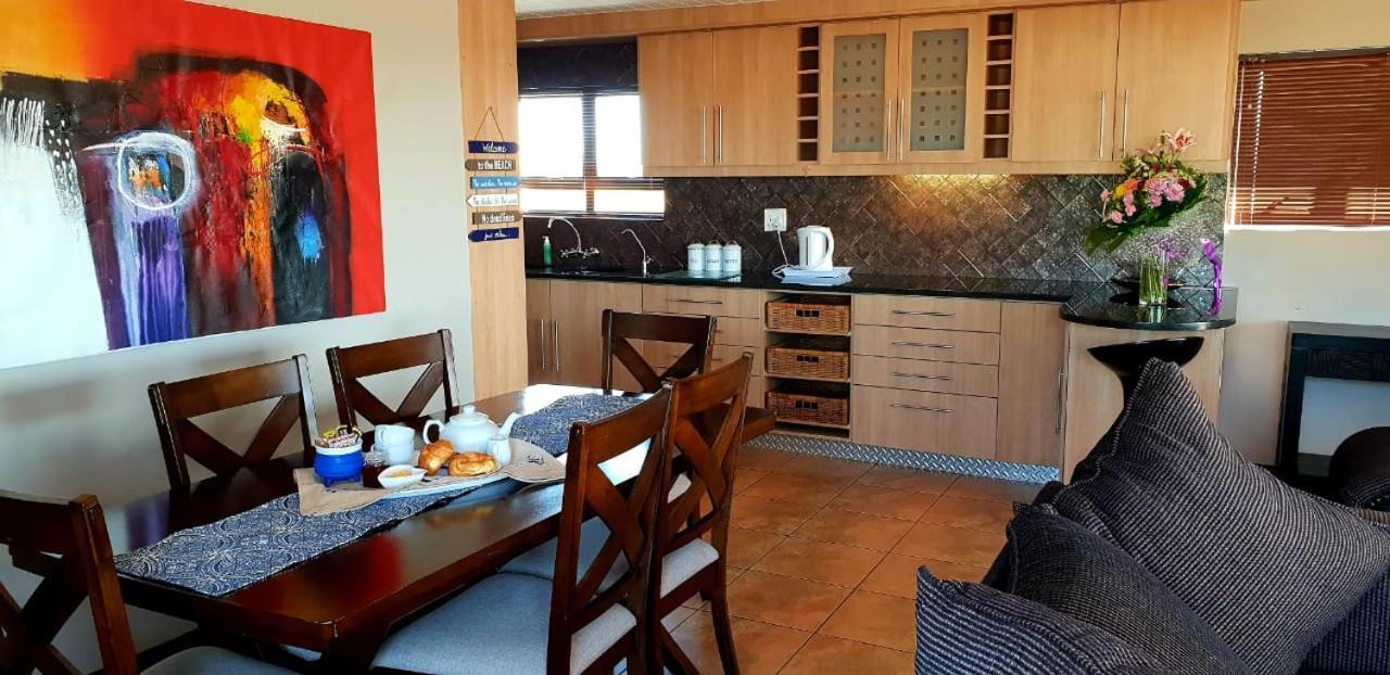 Seagulls Guest House Langebaan Esterno foto