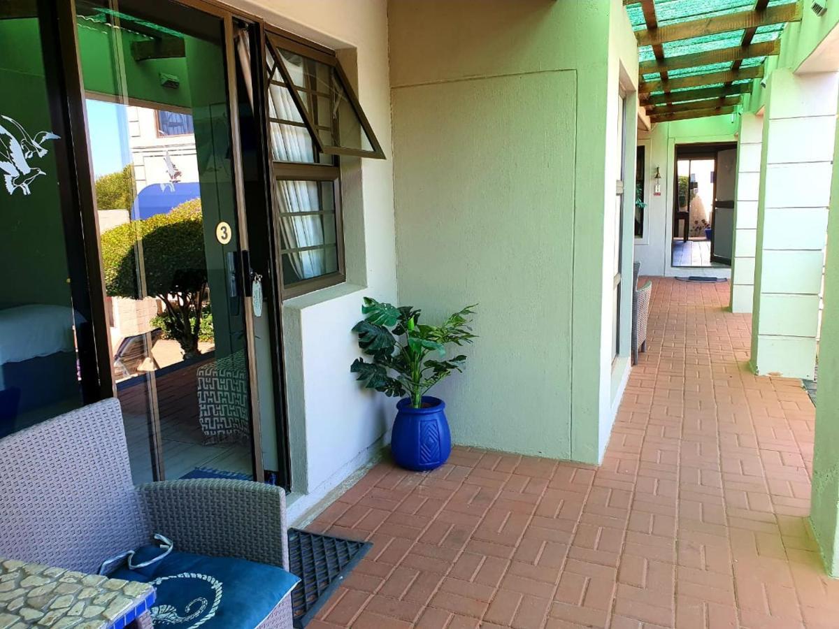 Seagulls Guest House Langebaan Esterno foto