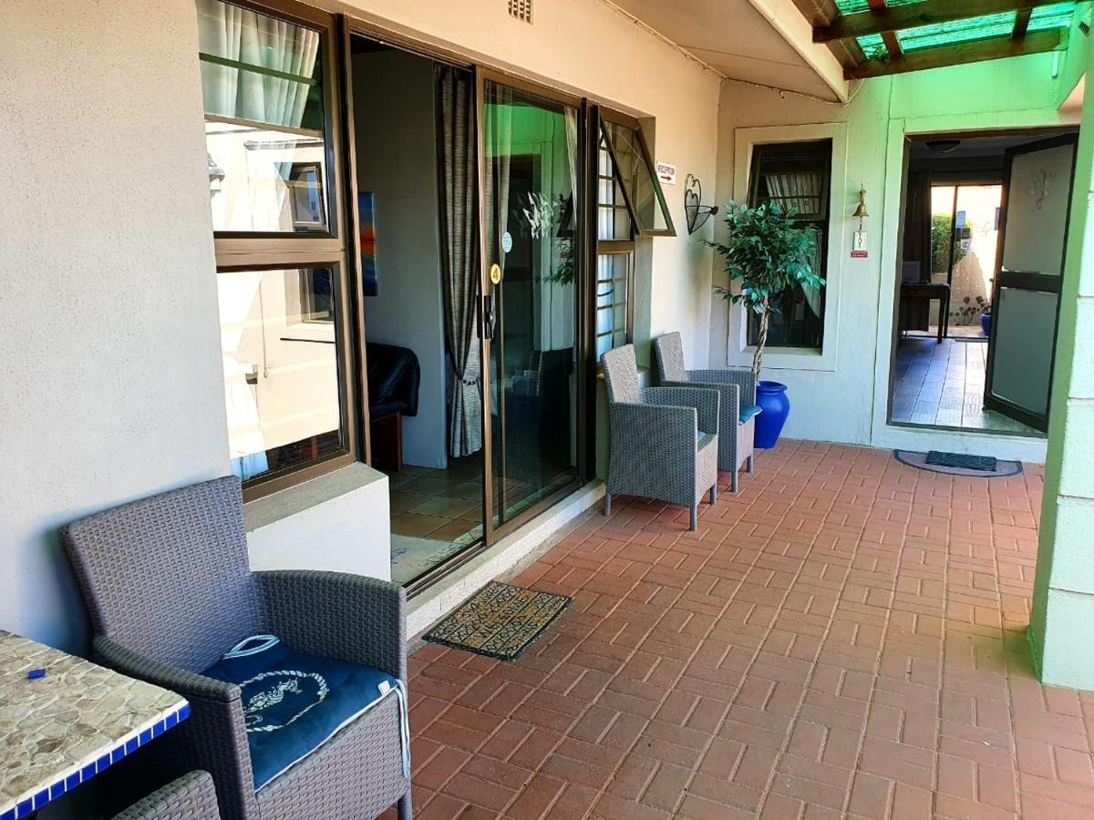 Seagulls Guest House Langebaan Esterno foto